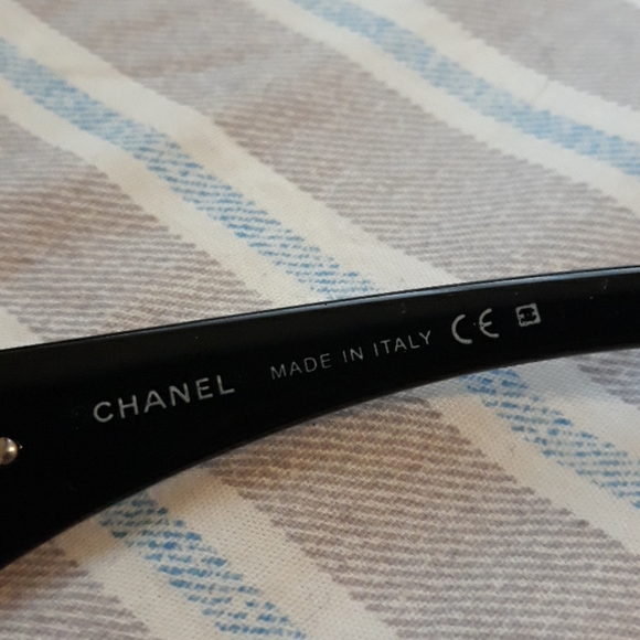 Chanel sunglasses - Picture 4 of 8